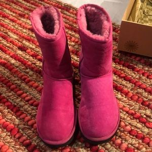 Women’s hot pink Uggs